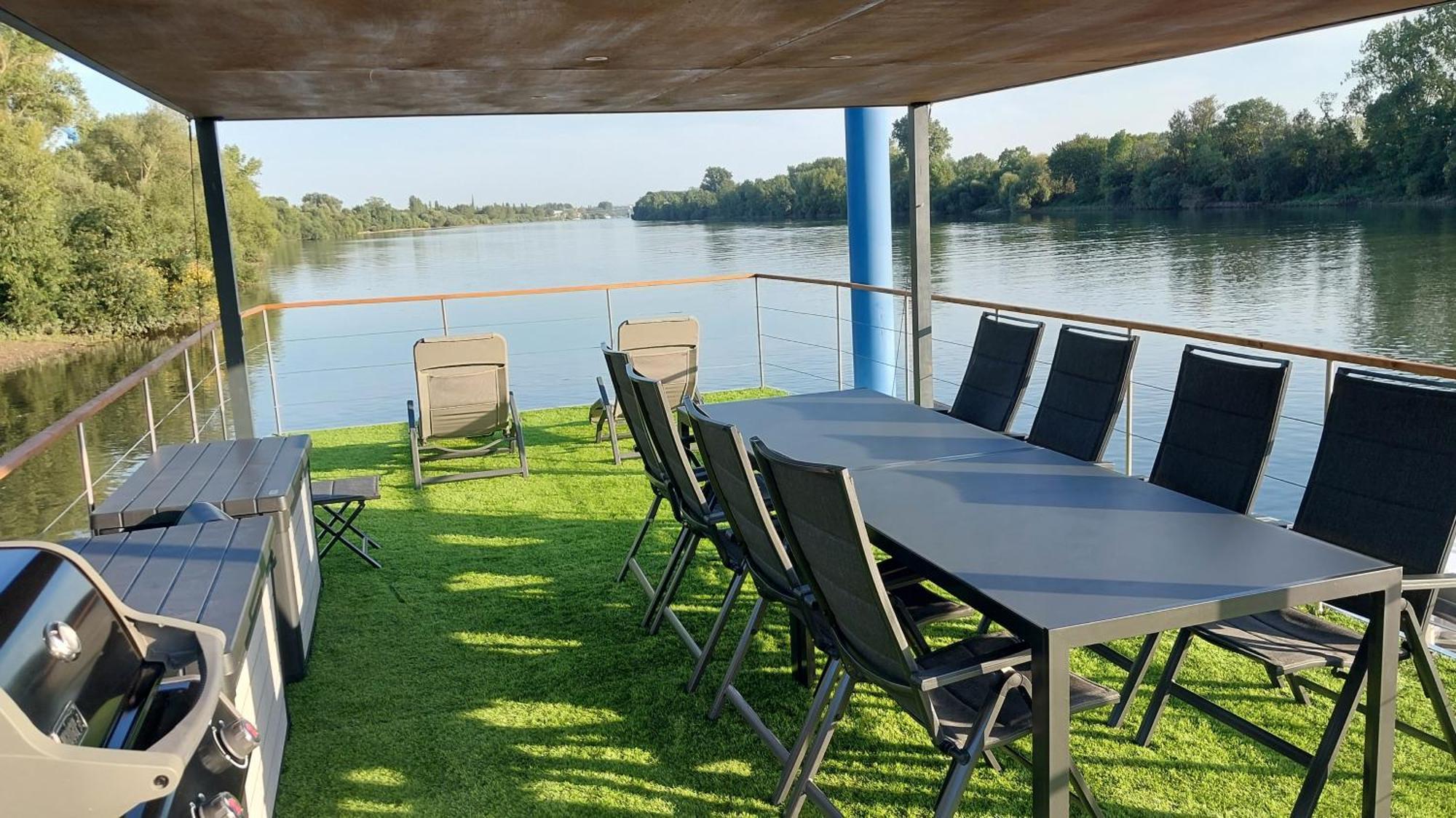 Riverboat-Rhein-Main Ferienloft Wiesbaden Eksteriør bilde